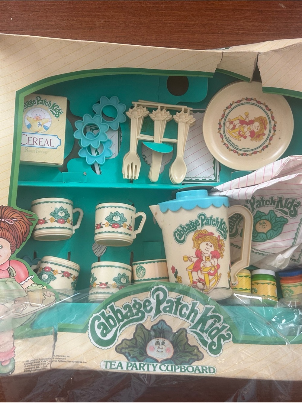 Vintage 80s Cabbage Patch Kids Tea Party Cupboard Food/Dishes Original Packaging